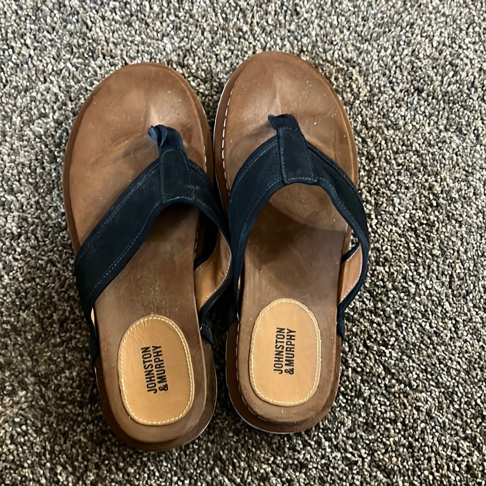 Johnston & Murphy flip flops